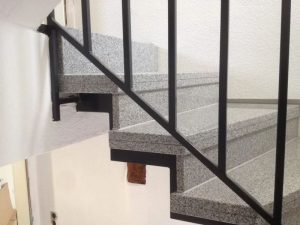 Innentreppe mit Geländer